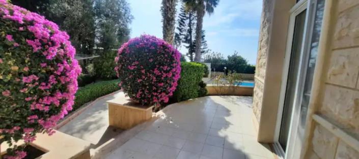 Image No.37-4 Bed Villa for sale