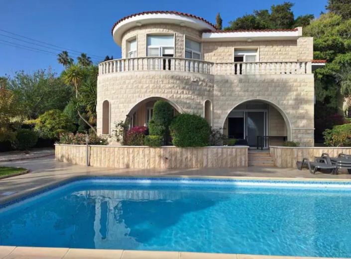 Image No.42-4 Bed Villa for sale