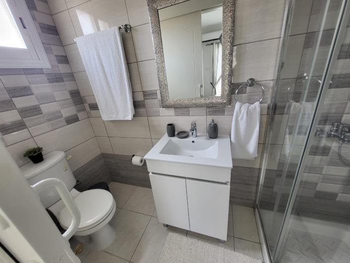 Image No.12-4 Bed Townhouse for sale