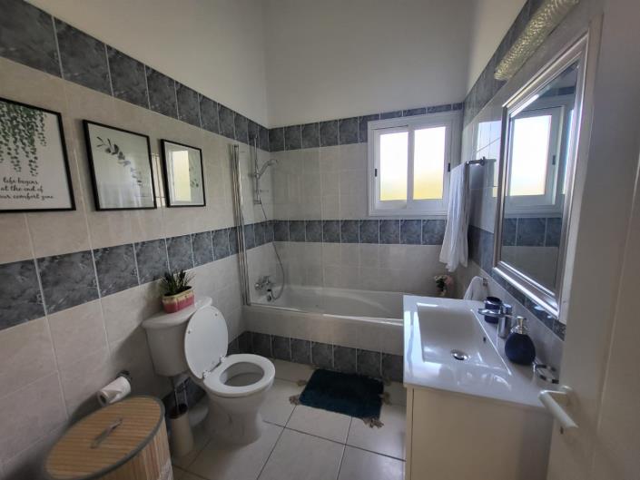 Image No.14-4 Bed Townhouse for sale