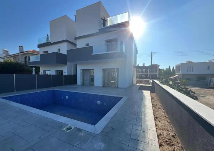 Image No.1-3 Bed Villa for sale