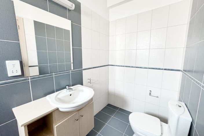 Image No.15-2 Bed Townhouse for sale