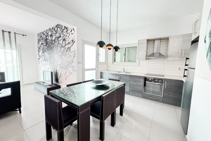 Image No.10-2 Bed Townhouse for sale