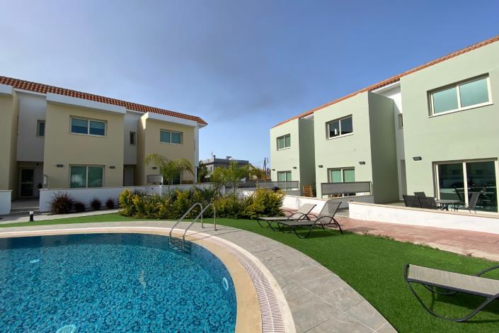 Image No.19-2 Bed Townhouse for sale