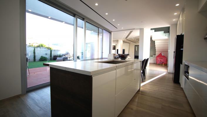 Image No.12-4 Bed Villa for sale