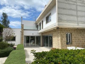 5 Bed Villa for sale