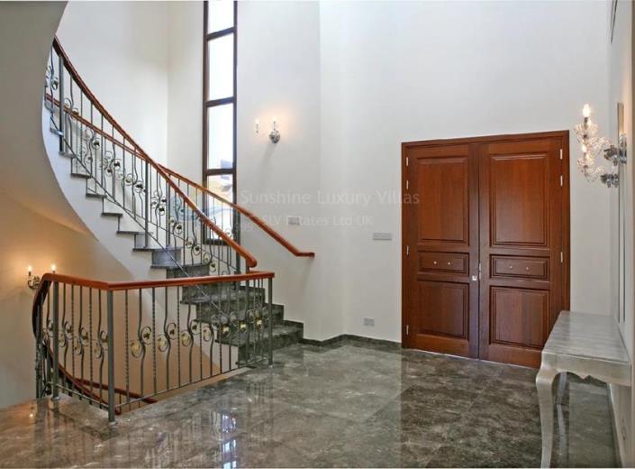 Image No.7-5 Bed Villa for sale