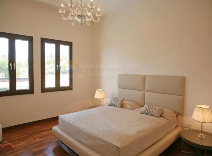 Image No.10-5 Bed Villa for sale