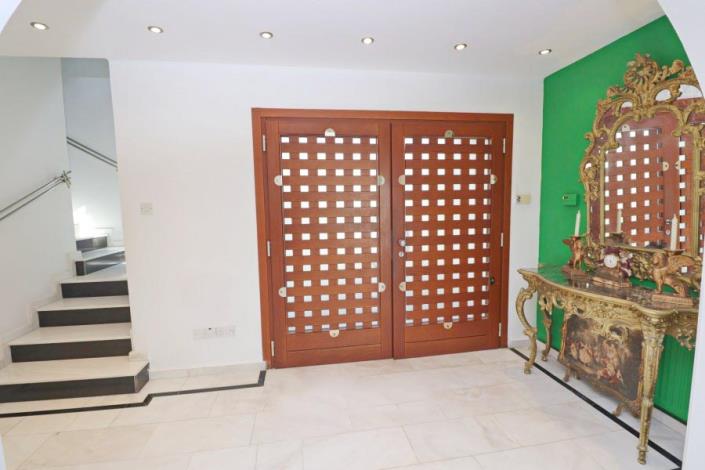 Image No.10-5 Bed Villa for sale