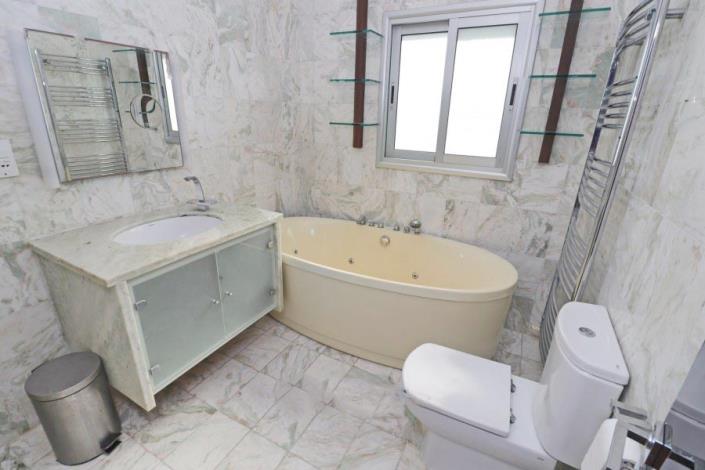 Image No.19-5 Bed Villa for sale