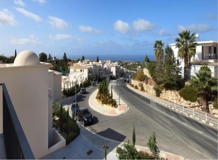 Image No.12-2 Bed Townhouse for sale