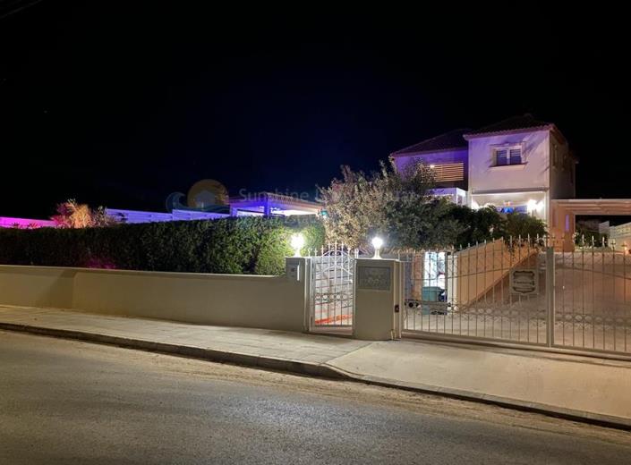 Image No.19-3 Bed Villa for sale