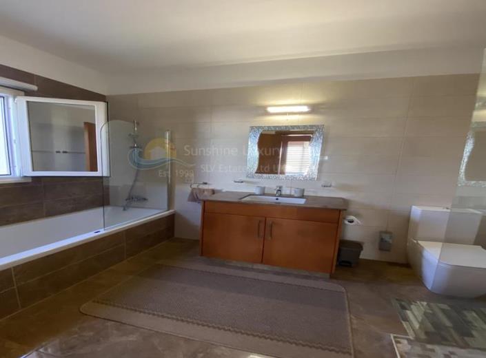 Image No.32-3 Bed Villa for sale