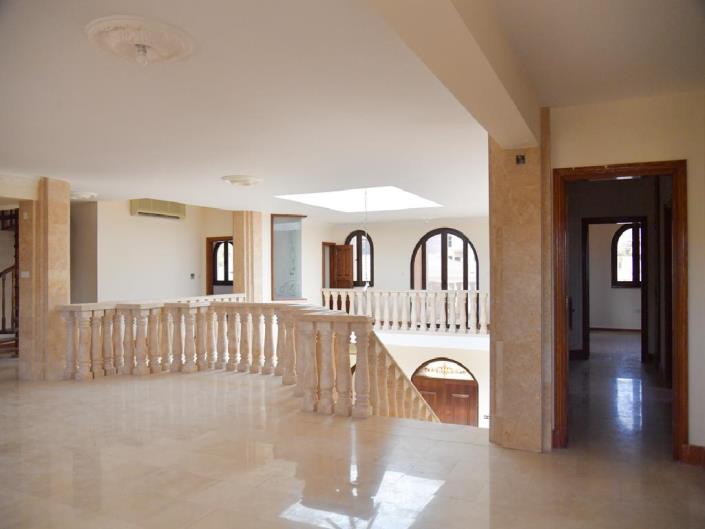 Image No.10-5 Bed Villa for sale