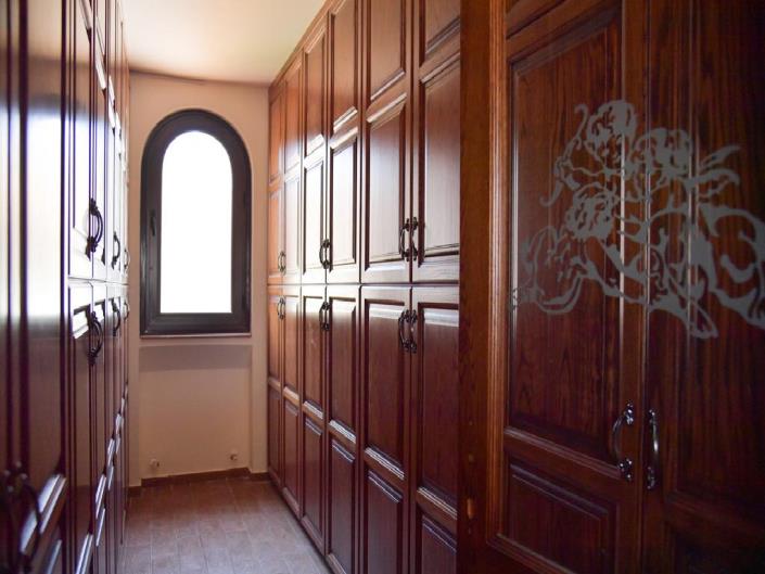 Image No.16-5 Bed Villa for sale