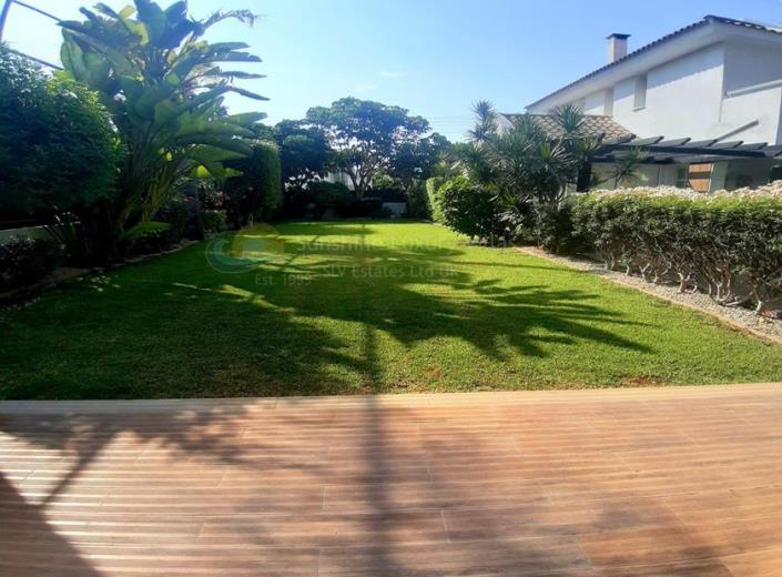 Image No.2-4 Bed Villa for sale