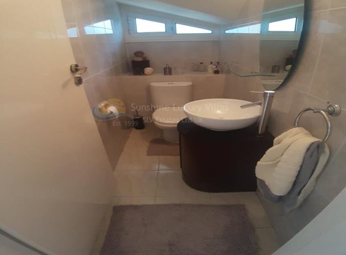 Image No.10-4 Bed Villa for sale