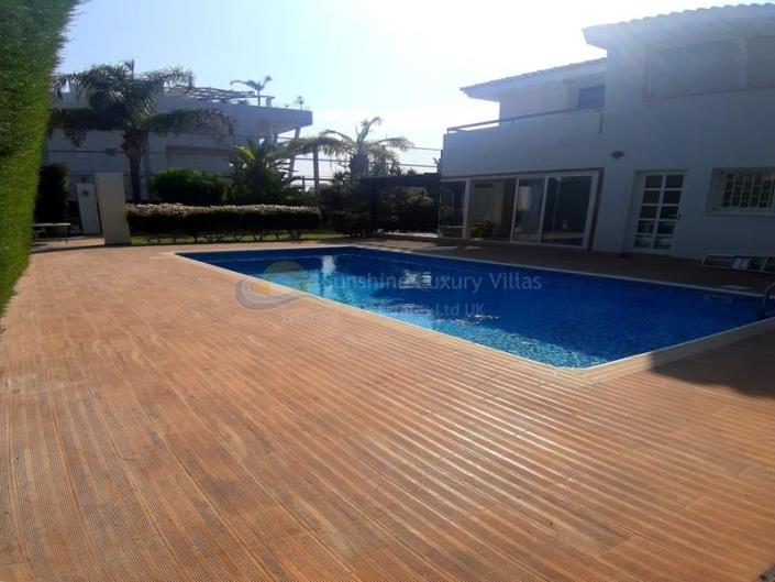 Image No.1-4 Bed Villa for sale