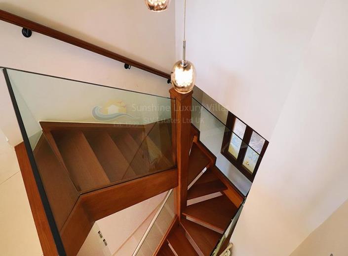 Image No.8-4 Bed Villa for sale