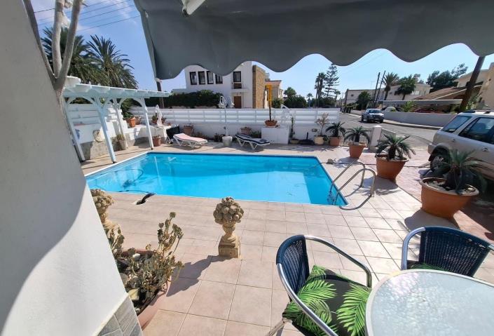 Image No.4-2 Bed Villa for sale