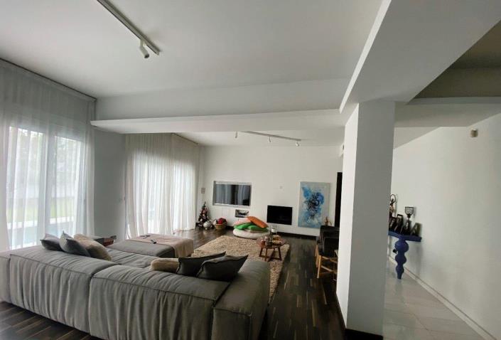 Image No.11-3 Bed Villa for sale