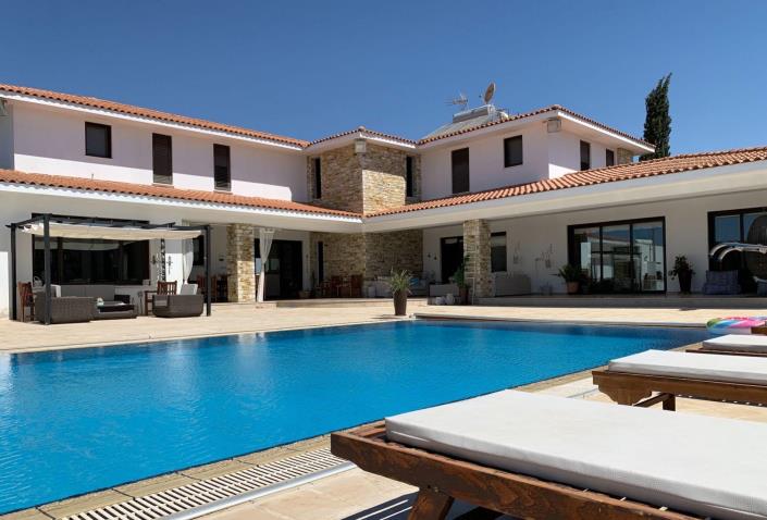 Image No.1-6 Bed Villa for sale