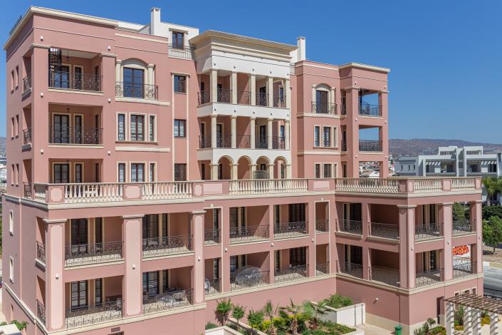 Image No.19-4 Bed Apartment for sale