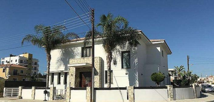 Image No.2-4 Bed Villa for sale