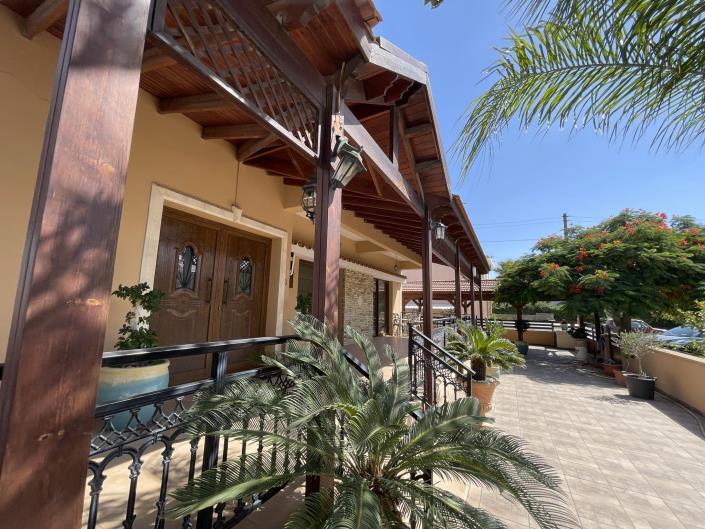 Image No.2-4 Bed Villa for sale