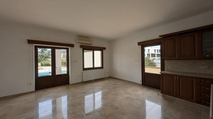 Image No.12-3 Bed Villa for sale