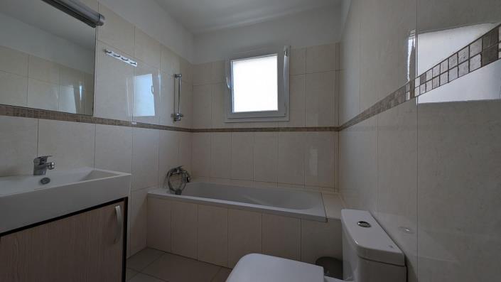 Image No.18-3 Bed Apartment for sale