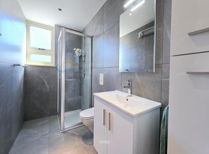 Image No.4-8 Bed Villa for sale