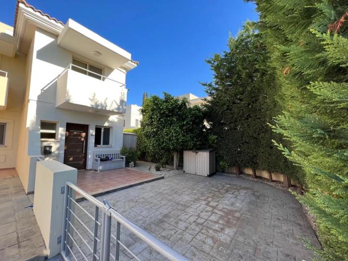 Image No.2-2 Bed Townhouse for sale