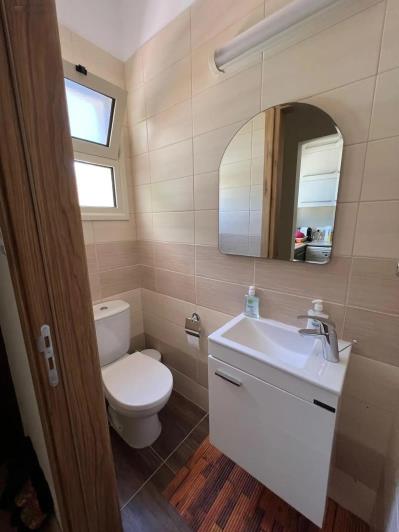 Image No.9-2 Bed Townhouse for sale