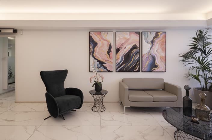 Image No.10-4 Bed Commercial for sale