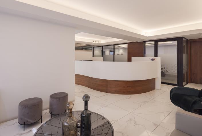 Image No.5-4 Bed Commercial for sale