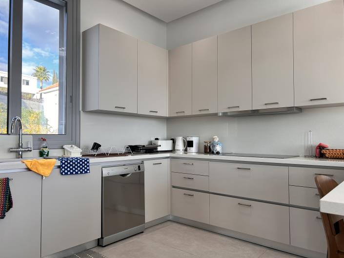 Image No.11-7 Bed Villa for sale