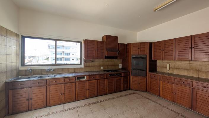 Image No.10-3 Bed Apartment for sale