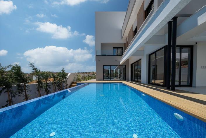 Image No.1-5 Bed Villa for sale