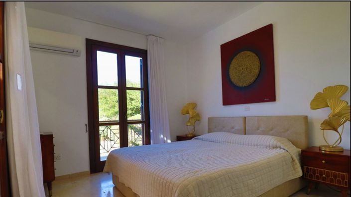 Image No.10-3 Bed Villa for sale