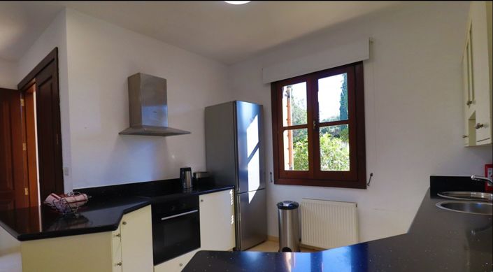 Image No.8-3 Bed Villa for sale