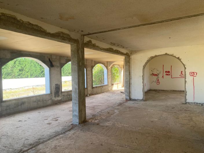 Image No.10-4 Bed Villa for sale