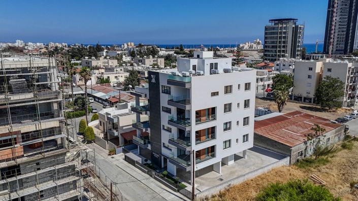 Image No.1-3 Bed Property for sale