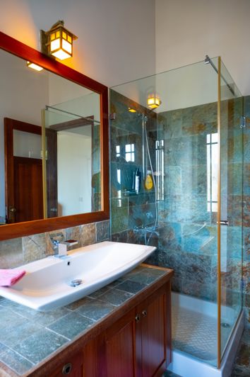 Image No.15-7 Bed Property for sale