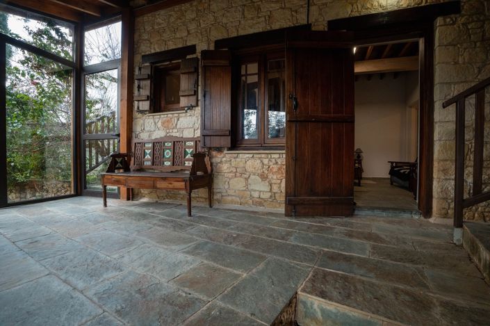 Image No.23-7 Bed Property for sale