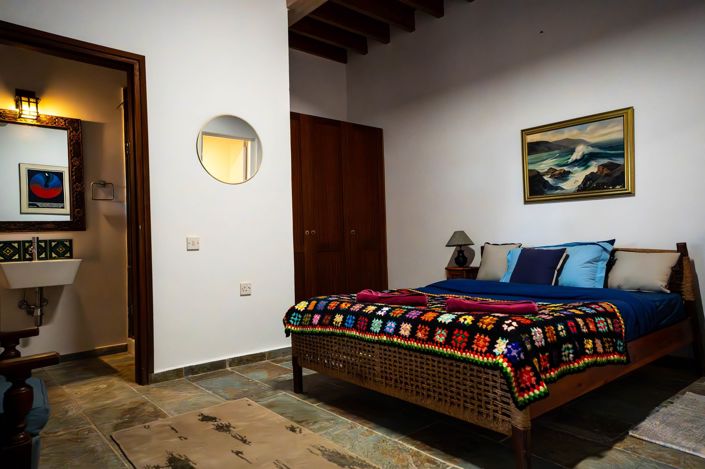 Image No.24-7 Bed Property for sale