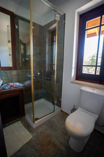 Image No.25-7 Bed Property for sale