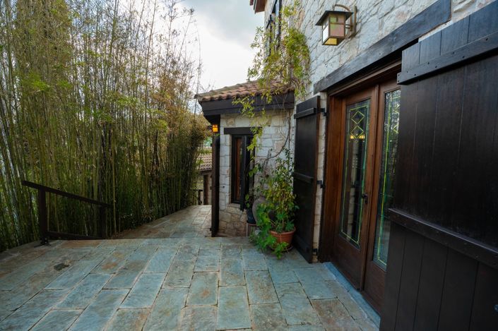 Image No.26-7 Bed Property for sale