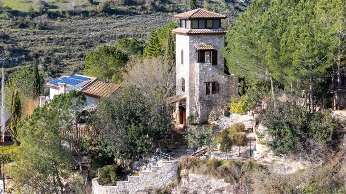 Image No.28-7 Bed Property for sale