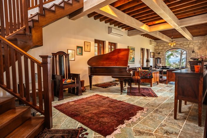 Image No.5-7 Bed Property for sale